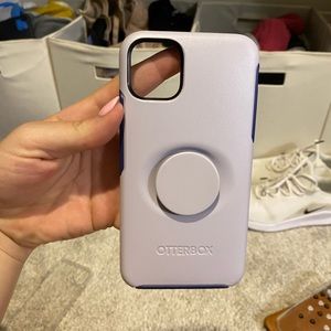 iPhone 11 Pro Max Otterbox + Popsocket Case
